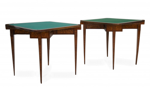 Pareja de consolas rinconeras transformables en mesas de ju