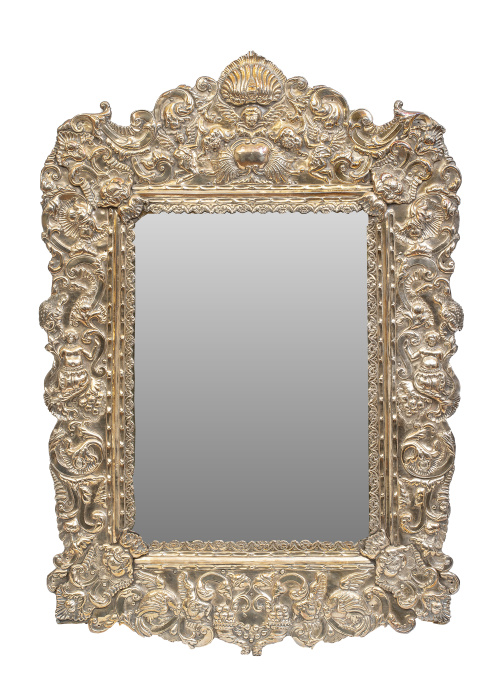 Espejo de plata peruana repujada con alma de madera.S. XI