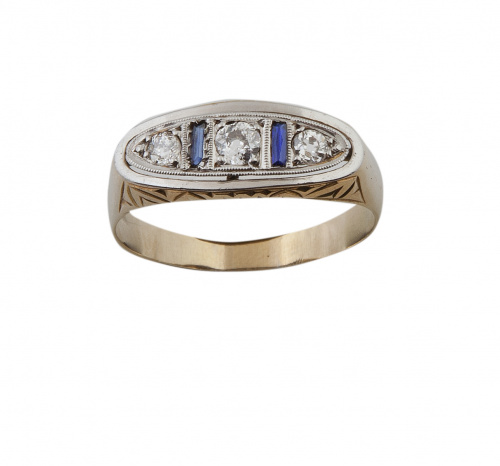 Sortija Art Decó con tres brillantes entre zafiros talla ba