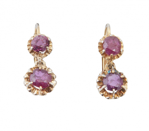Pendientes S. XIX con dos rubíes articulados engastados en 