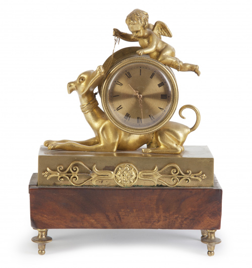 Reloj de sobremesa estilo directorio en bronce dorado y már