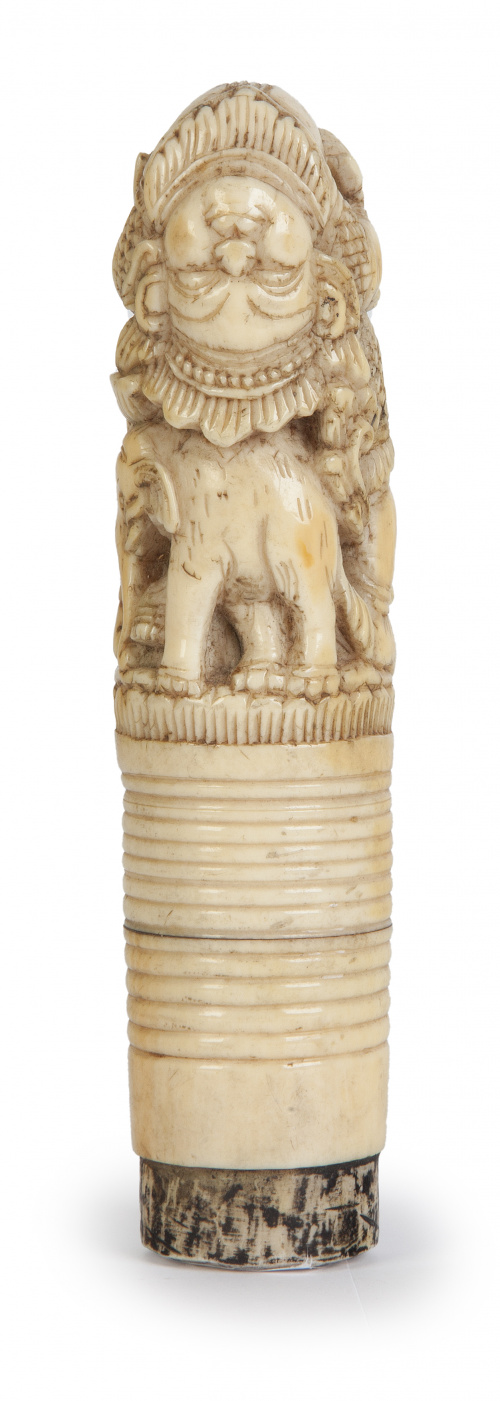 Empuñadura de marfil tallado.China, S. XVIII - XIX. 