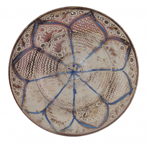 Plato en cerámica esmaltada de reflejo metálico y azul coba