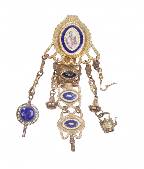 Chatelen en bronce dorado y esmaltes en azul y con retrato 