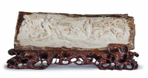 Fragmento de colmillo de mamut tallado.China, S. XIX.