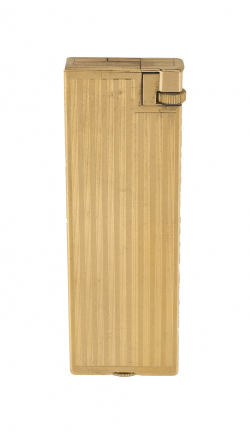 Encendedor "tall boy" Dunhill en plaqué or. con decoración 