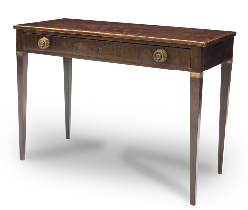 Escritorio de madera de nogal de estilo Luis XVI.Italia, 