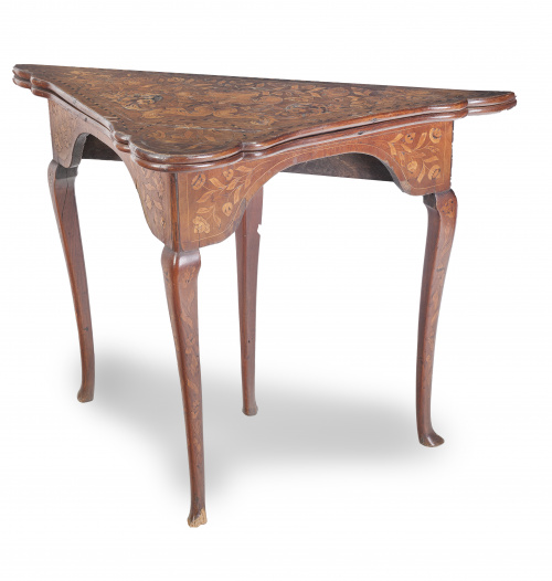 Mesa de juego con marquetería.Trabajo holandés, S. XVIII.