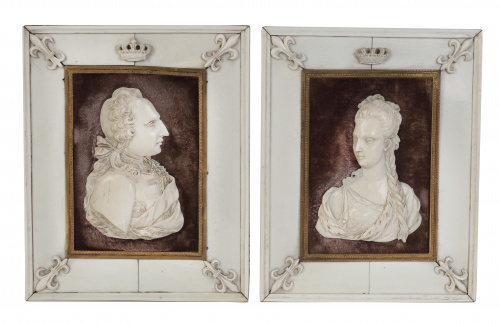 Pareja de marcos y efigies en marfil tallado con Luis XVI y