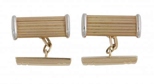 Gemelos en forma de columnna grabada de oro amarillo mate c
