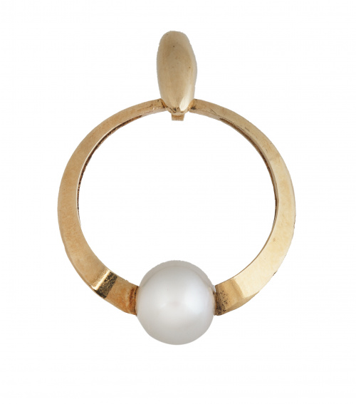 Colgante de aro circular con perla en la base