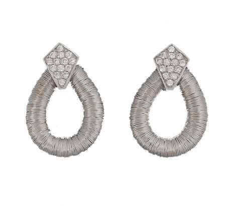 Pendientes en forma de forma de oro blanco con rombo superi