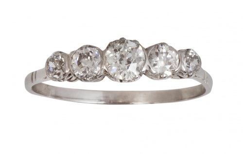 Sortija cintillo de brillantes de tamaño creciente hacia el