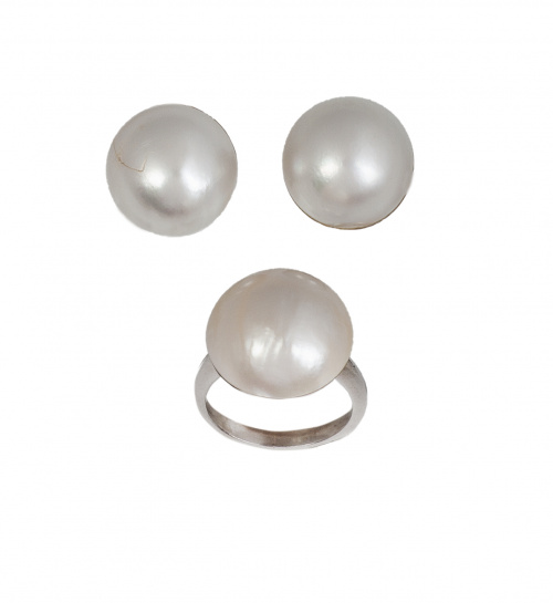 Conjunto de pendientes y sortija de perla mabe 