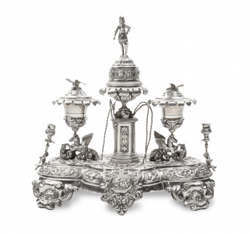 Escribanía de plata estilo rococó repujada. Fch, Carreras