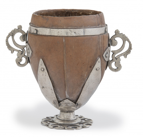 Coco chocolatero, engastado en plata.Audiencia de Caracas