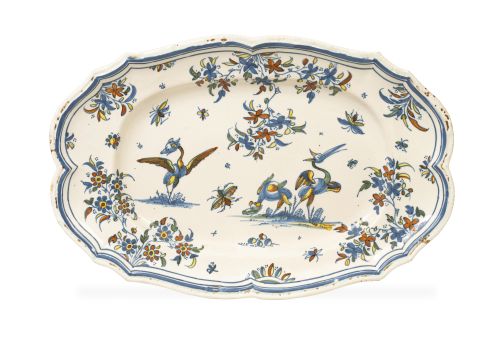 Bandeja ovalada de cerámica esmaltada con decoración chines