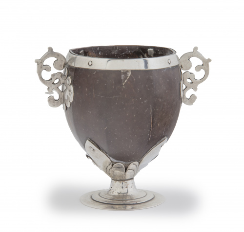 Coco chocolatero, engastado en plata.Méjico, S. XVIII.