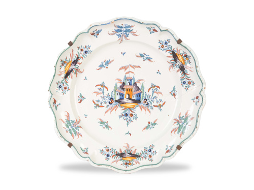 Plato lobulado de cerámica esmaltada de la serie del rayado