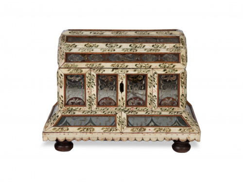 "Caja de luces" con alma de madera, hueso esgrafiado y poli