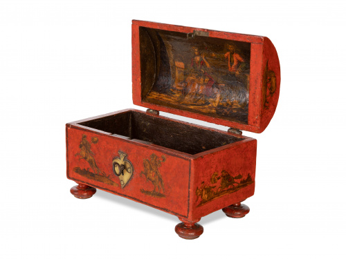 Cofre de madera lacada en rojo con aplicaciones a la manera
