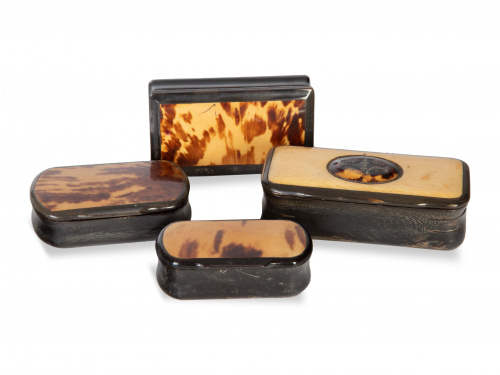 Lote de cuatro cajas con diferentes formas simulando carey,