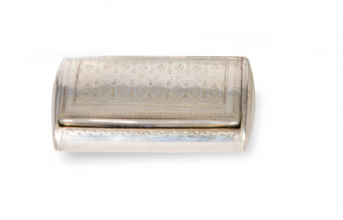 Caja de plata y plata vermeille. Con marcas, que comprenden