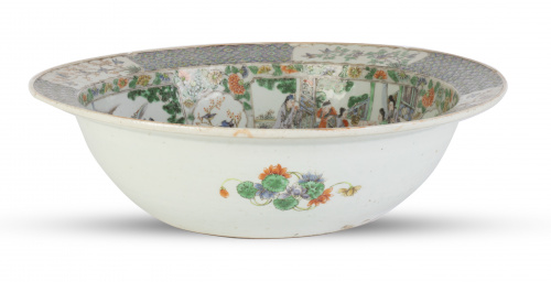 Cuenco en porcelana con personajes en cartelas y paisajes d