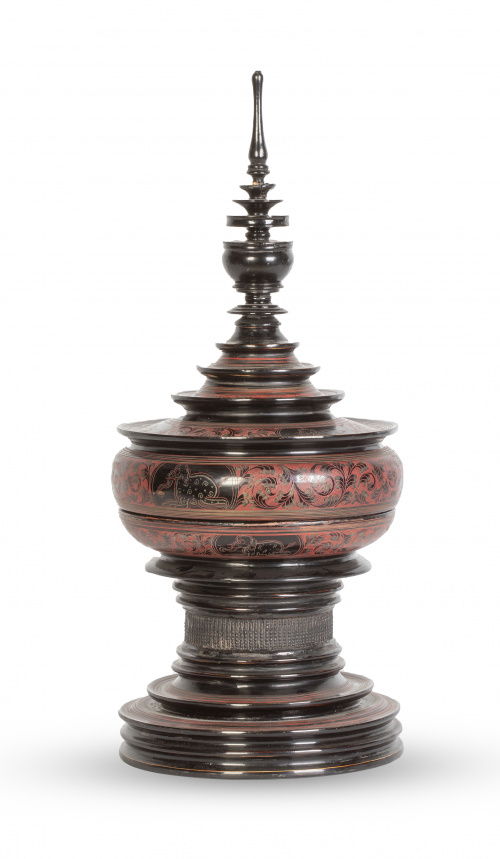 Recipiente para guardar comida en forma de pagoda de madera