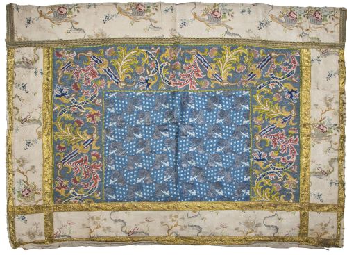 Frente de altar en seda bordado con hilos de color e hilos 