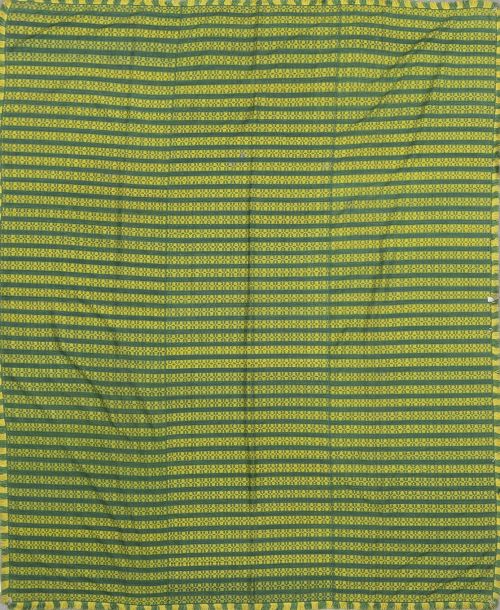 Colcha en hilo verde y amarillo bordada con bandas geométri