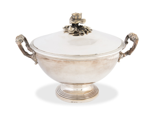 Sopera de metal plateado. Con marcas.Christofle, Francia,