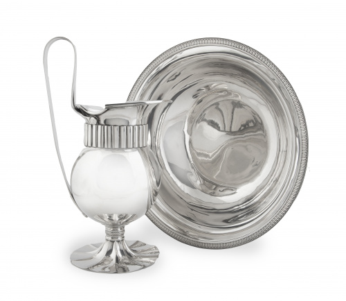 Jarra y palangana en plata en su color.Juan Sellán, Madri