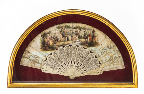 Abanico con país pintado y padrones de hueso tallado y cala
