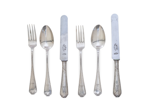 Cubertería de plata estilo Luis XVI, inicial "A" grabada ba