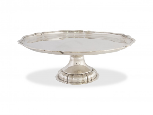 Salva con pie de plata en su color. Con marcas. "S? PRA".