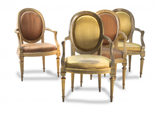Lote de diez sillas Carlos IV de estilo Luis XVI, lacadas d