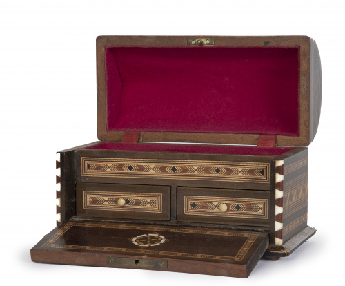 Escritorillo de madera de tuya, hueso y marquetería de made