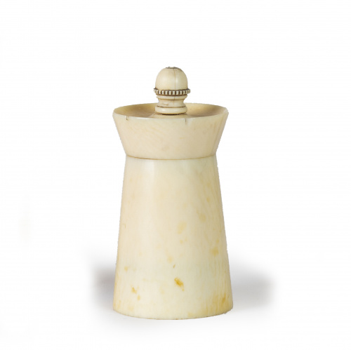 Pimentero de marfil.S. XIX.