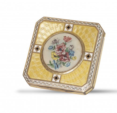 Cajita de esquinas achaflanadas de esmalte guilloché amaril