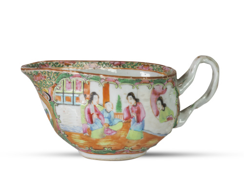 Cremera de porcelana esmaltada de familia rosa.Cantón, S.