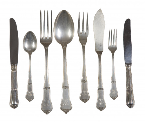 Cubertería de plata de seis servicios  de "nudo marinero".