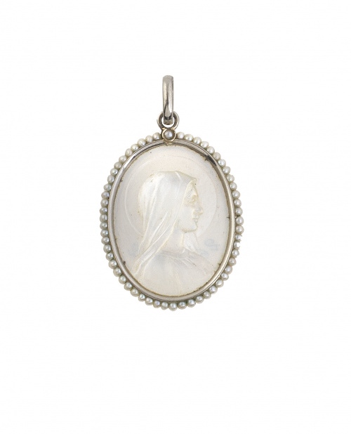 Medalla colgante Art-Decó con Virgen en nácar orlada de per