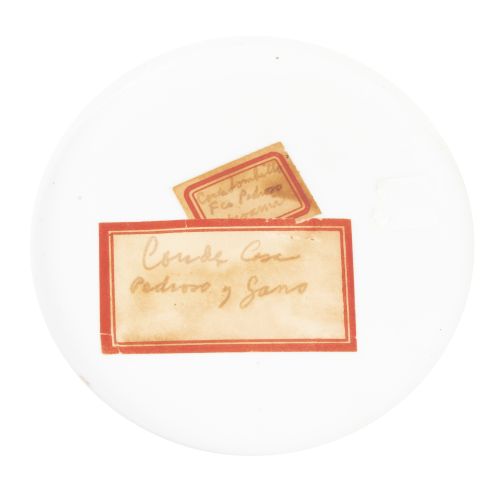 Parte de servicio  de vajilla de porcelana esmaltada, dorad