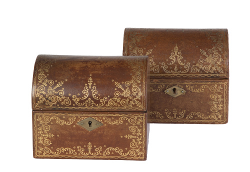 Dos cofres en piel gofrada y dorada. Francia, S. XVIII-XI