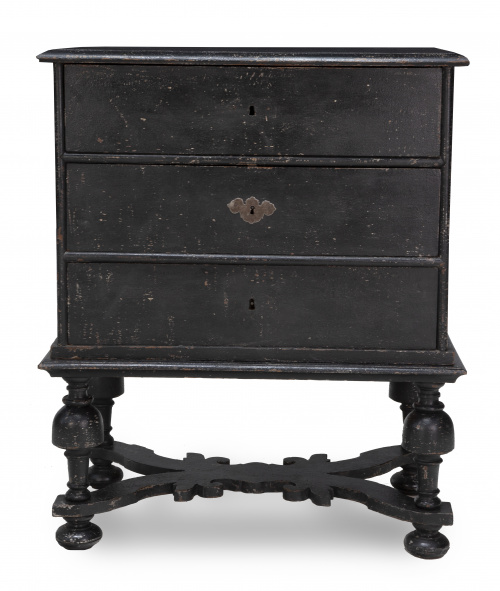 "Low-boy" William and Mary lacado de negro. Trabajo inglé