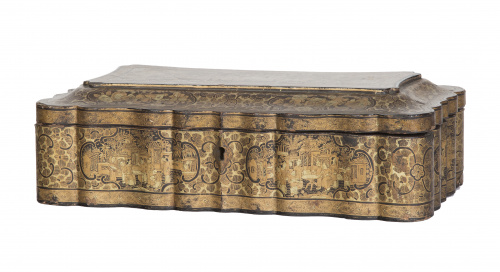 Caja de juego en madera lacada y dorada.Trabajo cantonés,