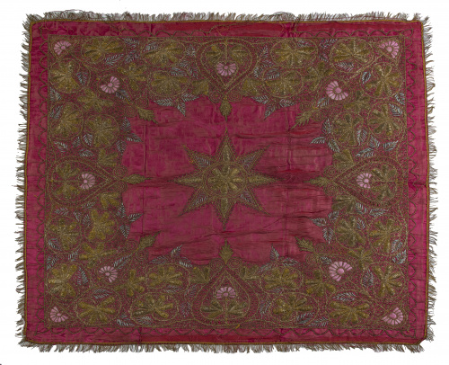Paño de seda bordado de color rojo con estrella de ocho pun
