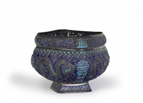 Cuenco de plata, plata vermeille y esmalte.China, pp. del