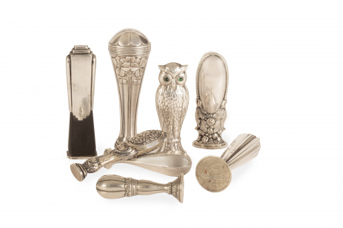 Conjunto de ocho sellos para lacre en plata con diferentes 